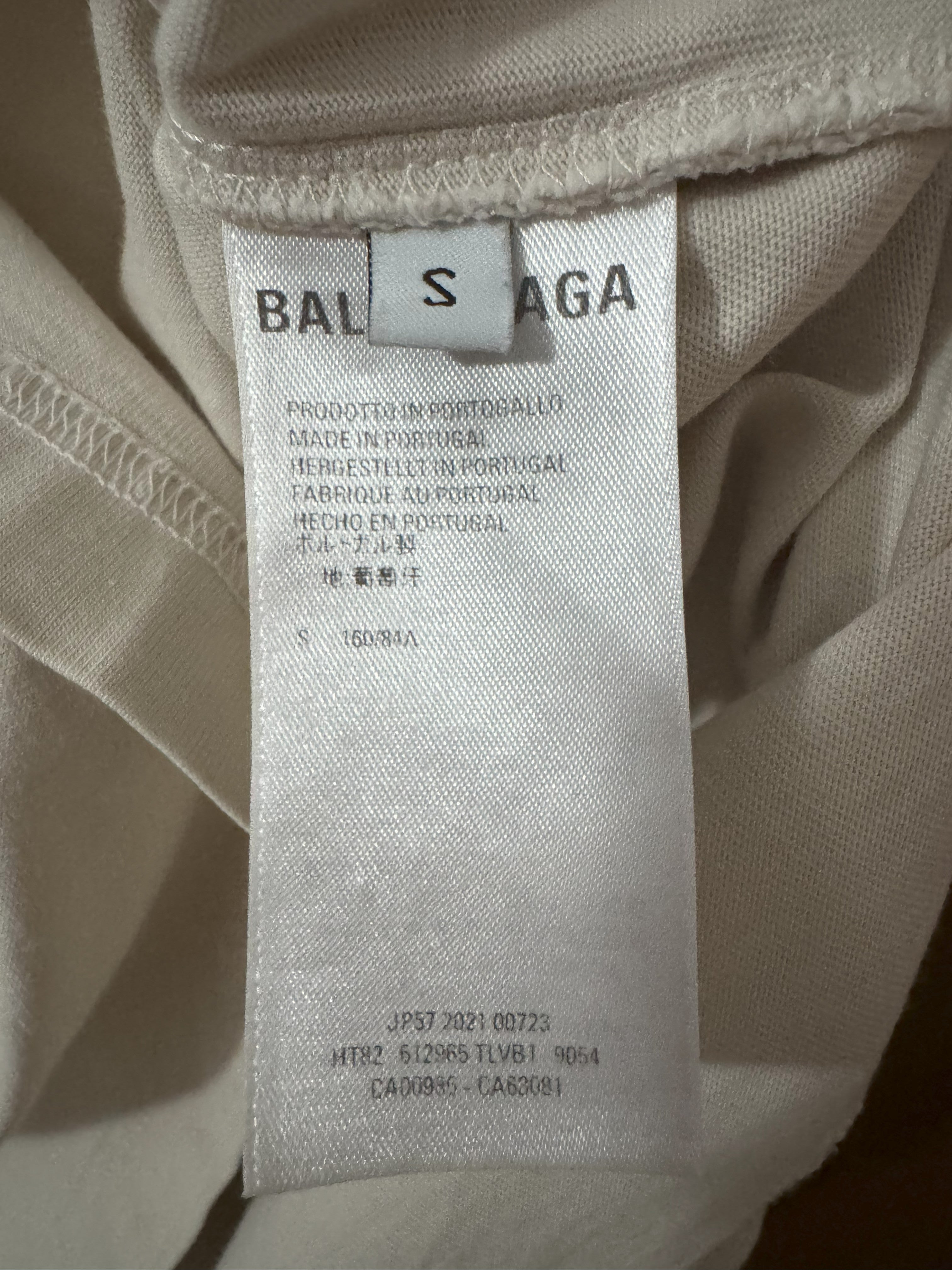 Worldwide Retail Therapy - T-shirt